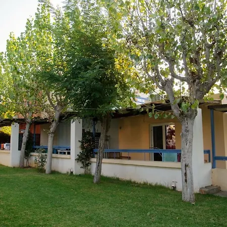 Aithrio Апарт-отель 2*